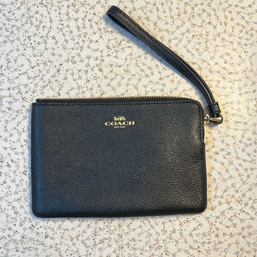 Coach wristlet - Picture 1 of 1
